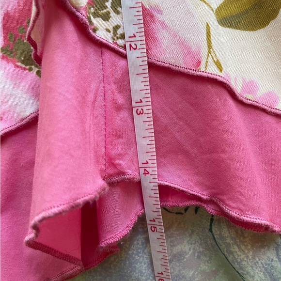 Pink floral skirt with rhinestone brooch 🌸 - Picture 9 of 9